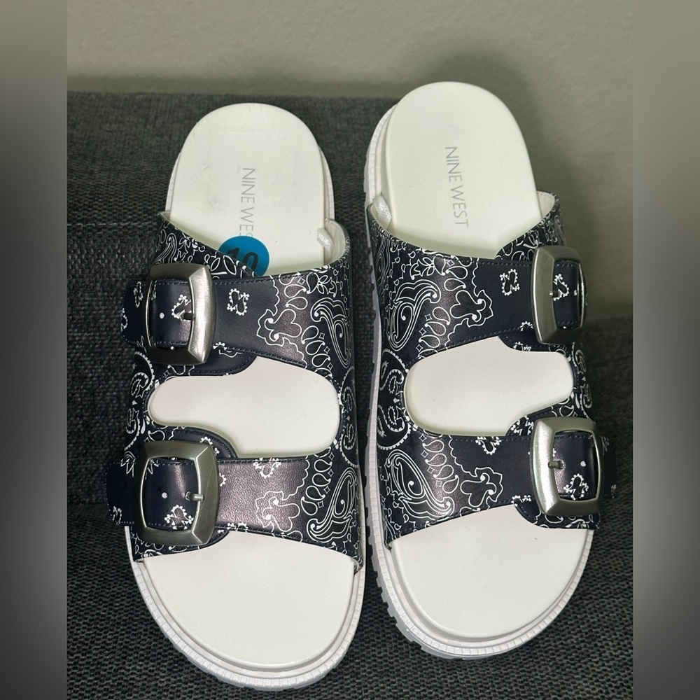Nine West Navy Paisley Double Strap Buckle Sandals Size 10 NWOB - Picture 3 of 7